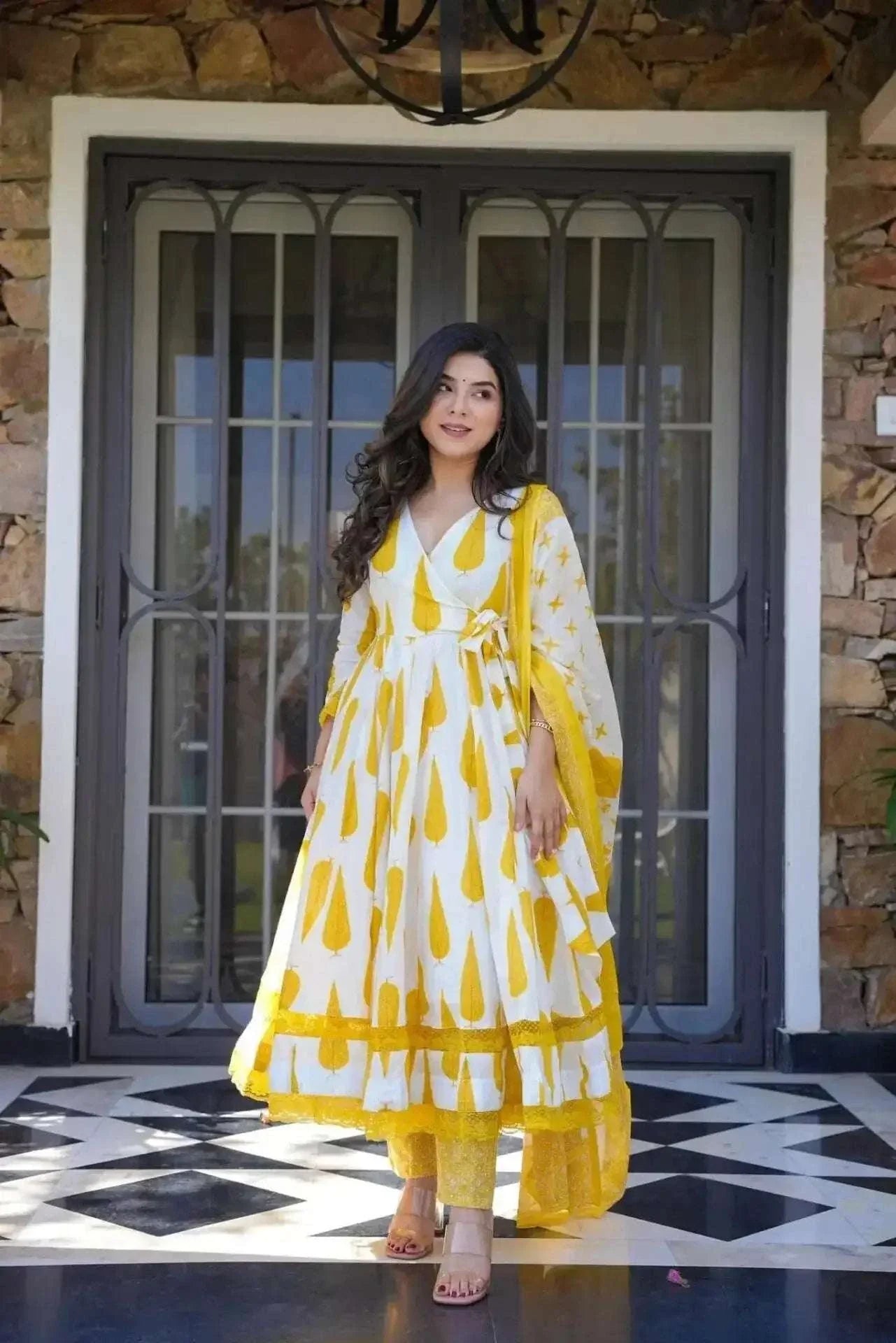 The sunflower set: Beautiful flared cotton anarkali suit (set of 3) Secondary image