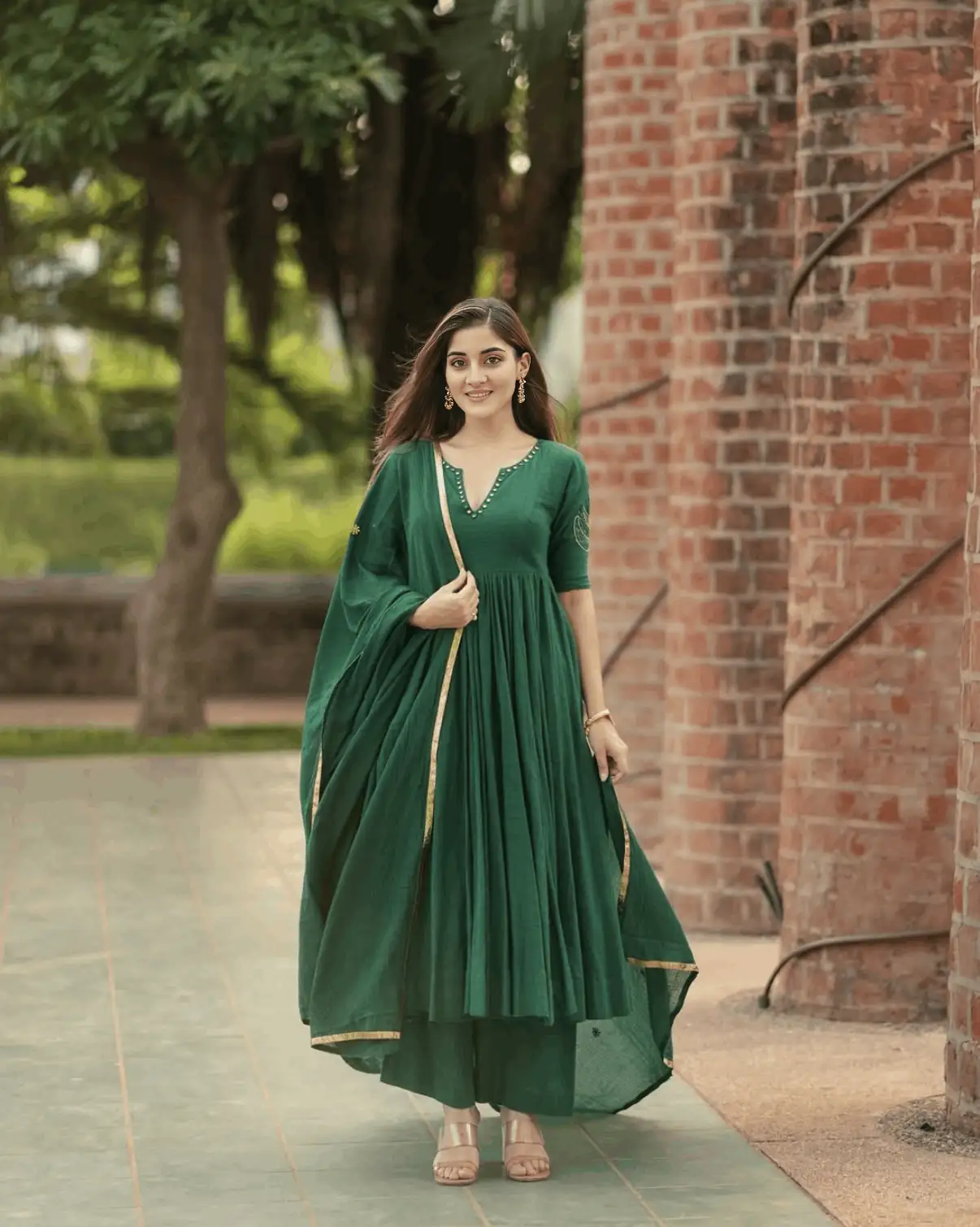 Sheesh-chandramallika anarkali (set of 3) Main image