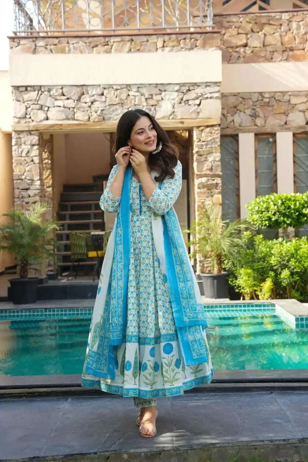 Fully flared jaipuri anarkali suit set Secondary image