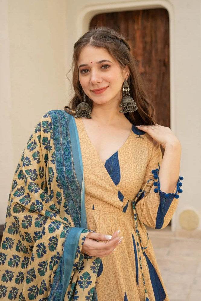 Blue leaf printed pure cotton anarkali kurti set (set of 3) Secondary image