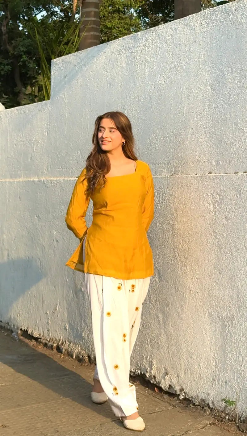 Shree Albeli Sun and Flower Farshi Set