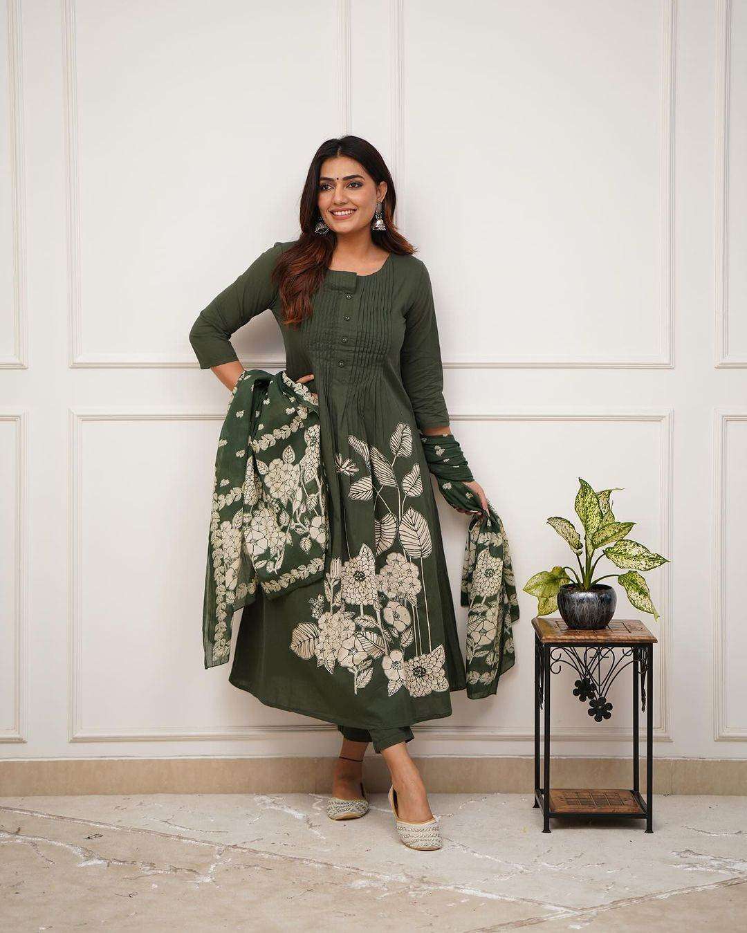 Summer chic pure cotton kurta-set with pant & dupatta - Eraya Main image