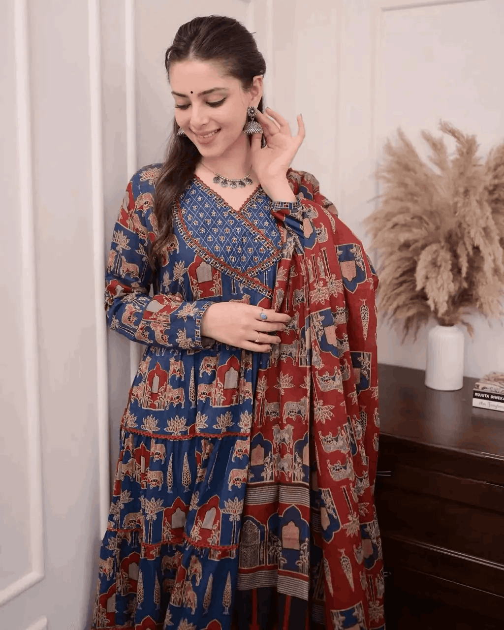 Vintage print angarkha pattern anarkali kurta set Secondary image