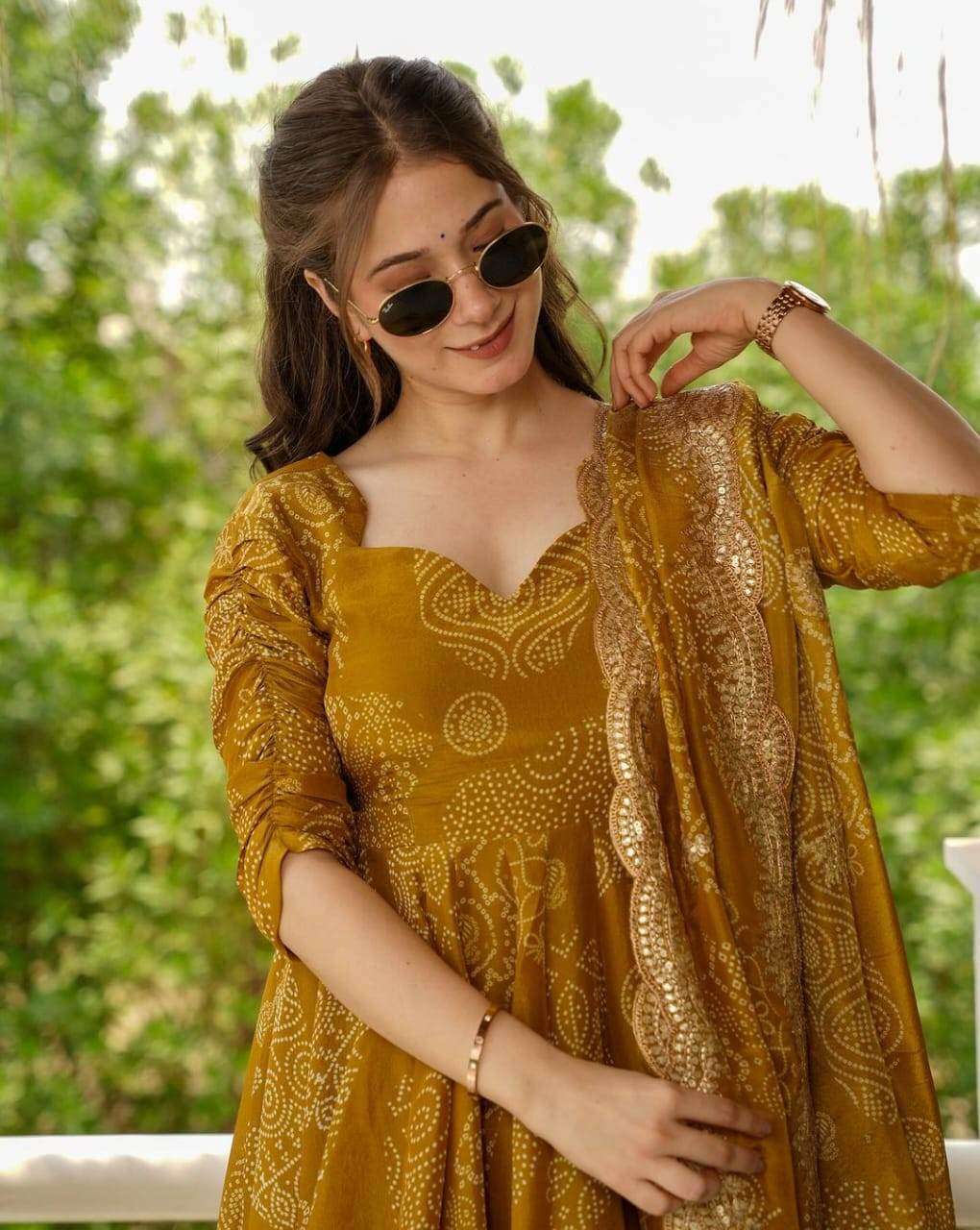 Pure cotton bandhani print anarkali kurti-pant and dupatta set Secondary image