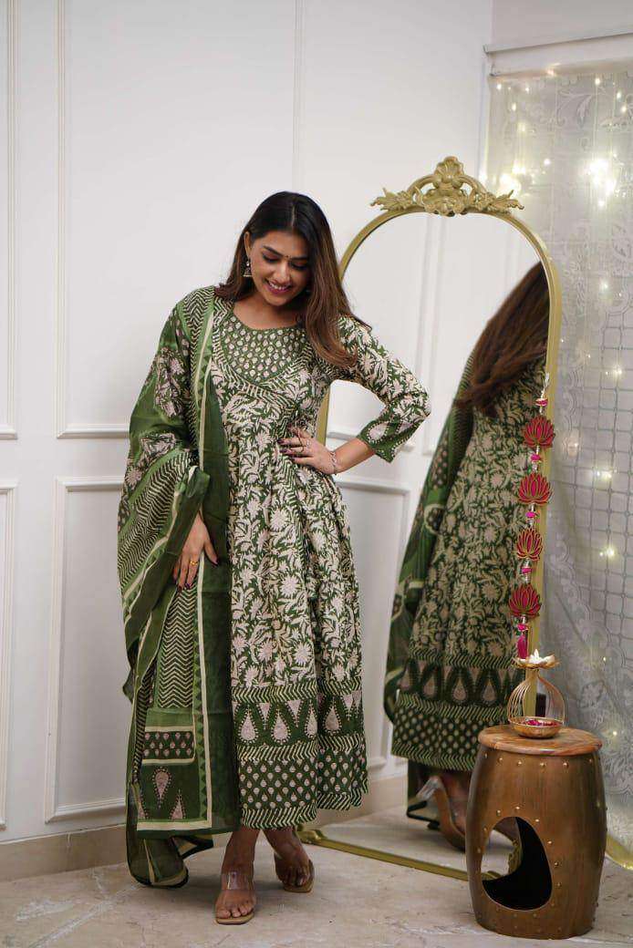 Flared sanganeri anarkali set with cotton mulmul dupatta - Eraya Main image
