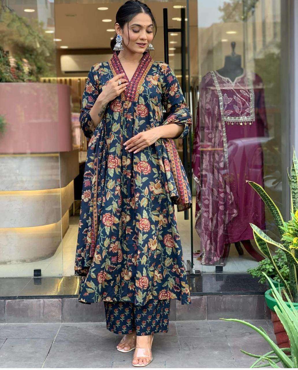 The floral cotton flared three piece kurti set Secondary image