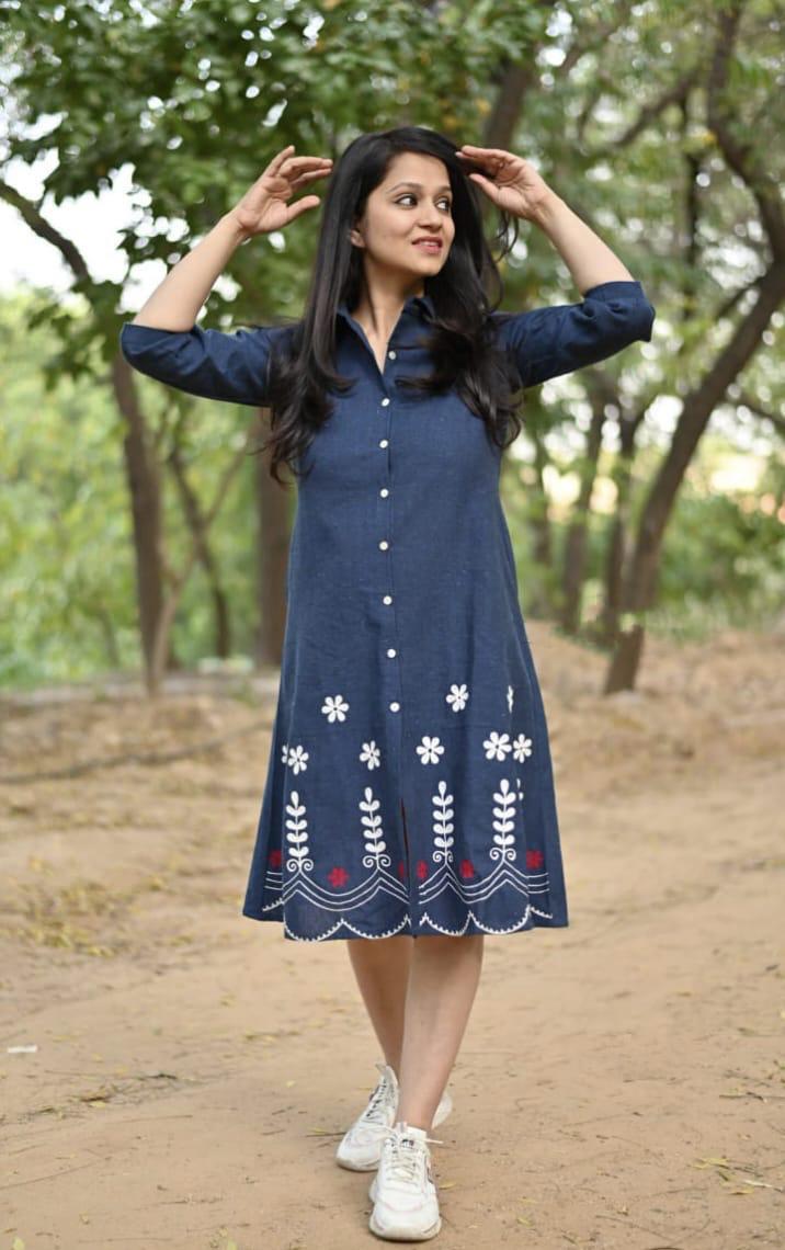 Denim blue hand embroidered cotton midi-dress Secondary image