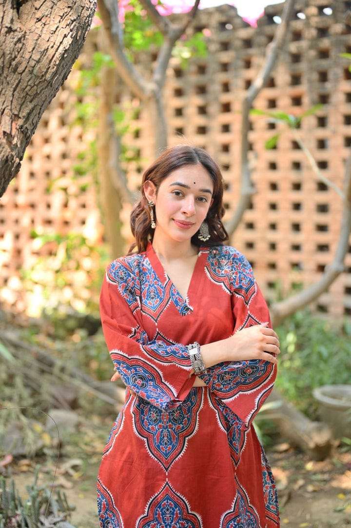 Beautiful azure red cotton co-ord set Secondary image