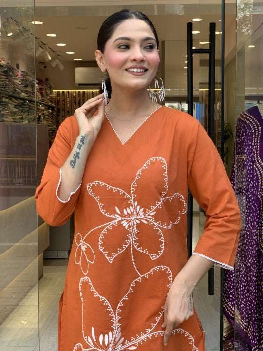 Front embroidered with lace work cotton suit set