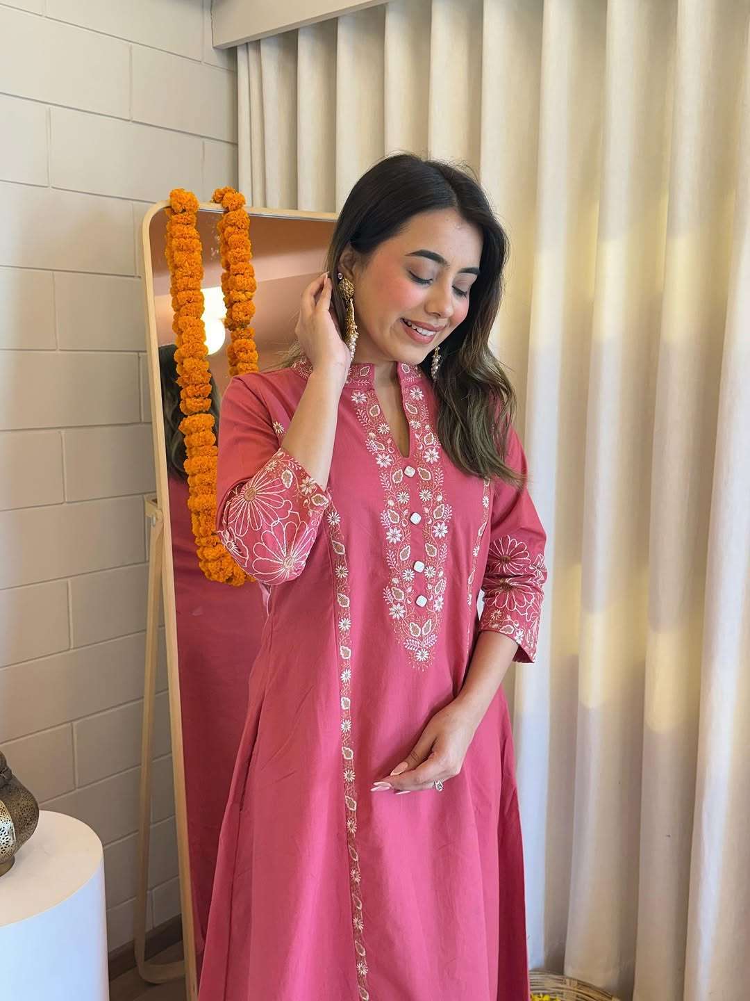 Embroidered pure cotton kurti pant set (set of 2) Secondary image