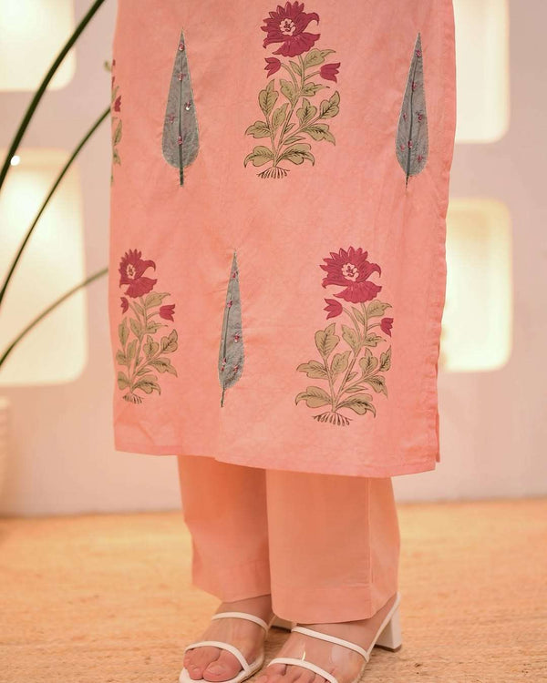 Finest Floral print Kurta (set of 3)