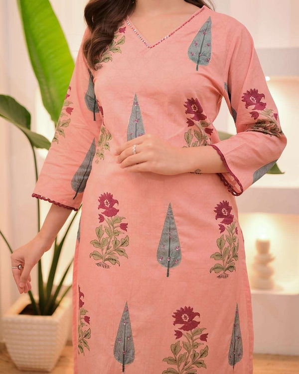 Finest Floral print Kurta (set of 3)