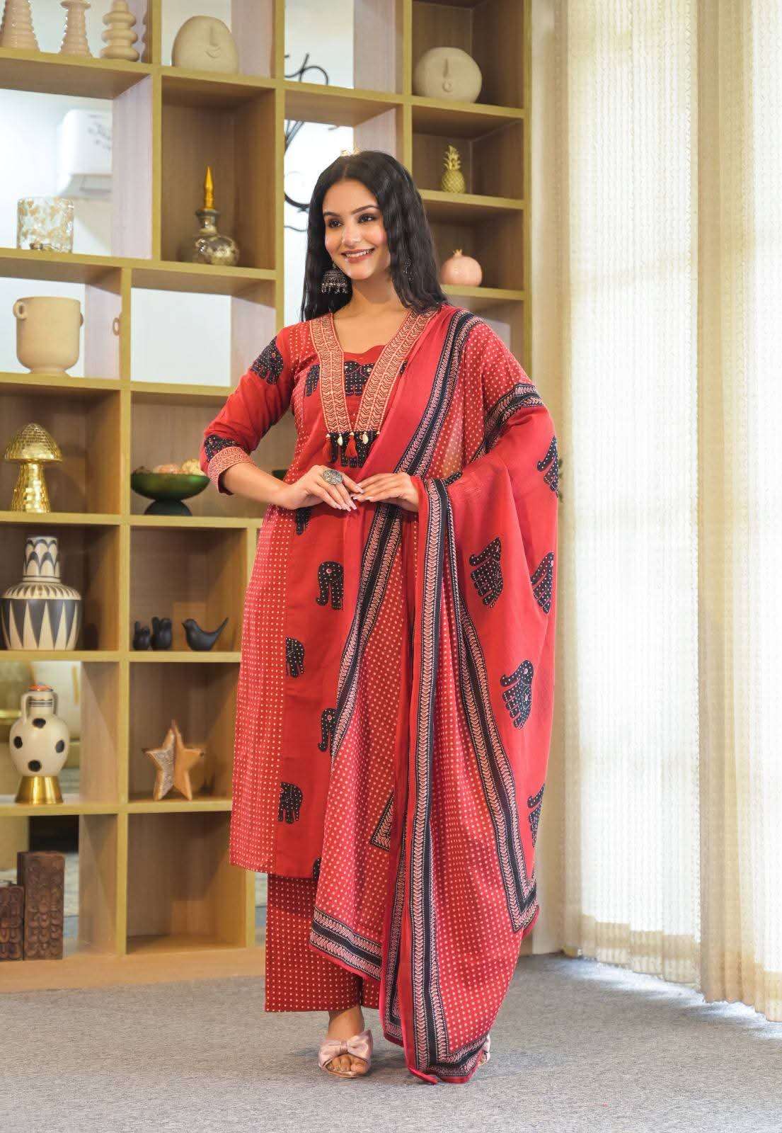 The jaipuri style: yoke detailed cotton three piece set Eraya